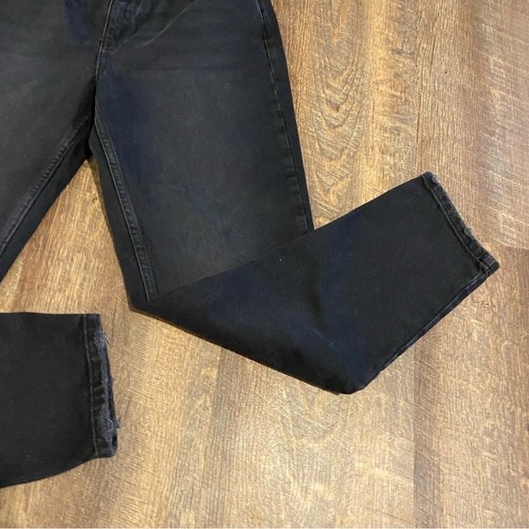 NWT Urban Outfitters BDG Mom High Waisted Tapered Black Jeans Size 27W 32L - Picture 3 of 11